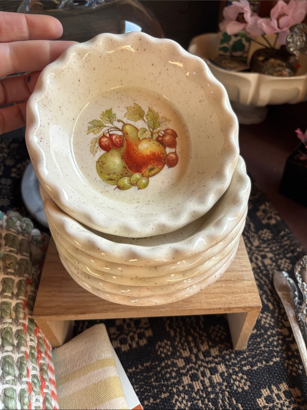 Speckled Ceramic Fruit Bowls with Pear & Grape Motif - Set of 6 (1981)✨